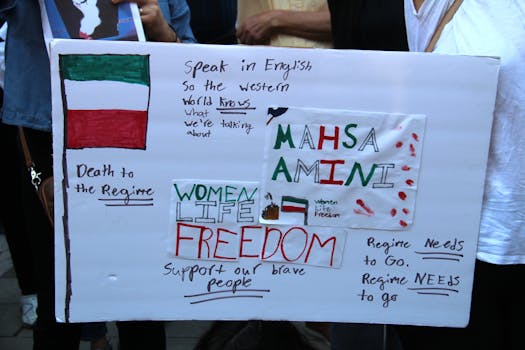 Tragické protesty v Pákistánu: Smrt 22 lidí a regionální důsledky